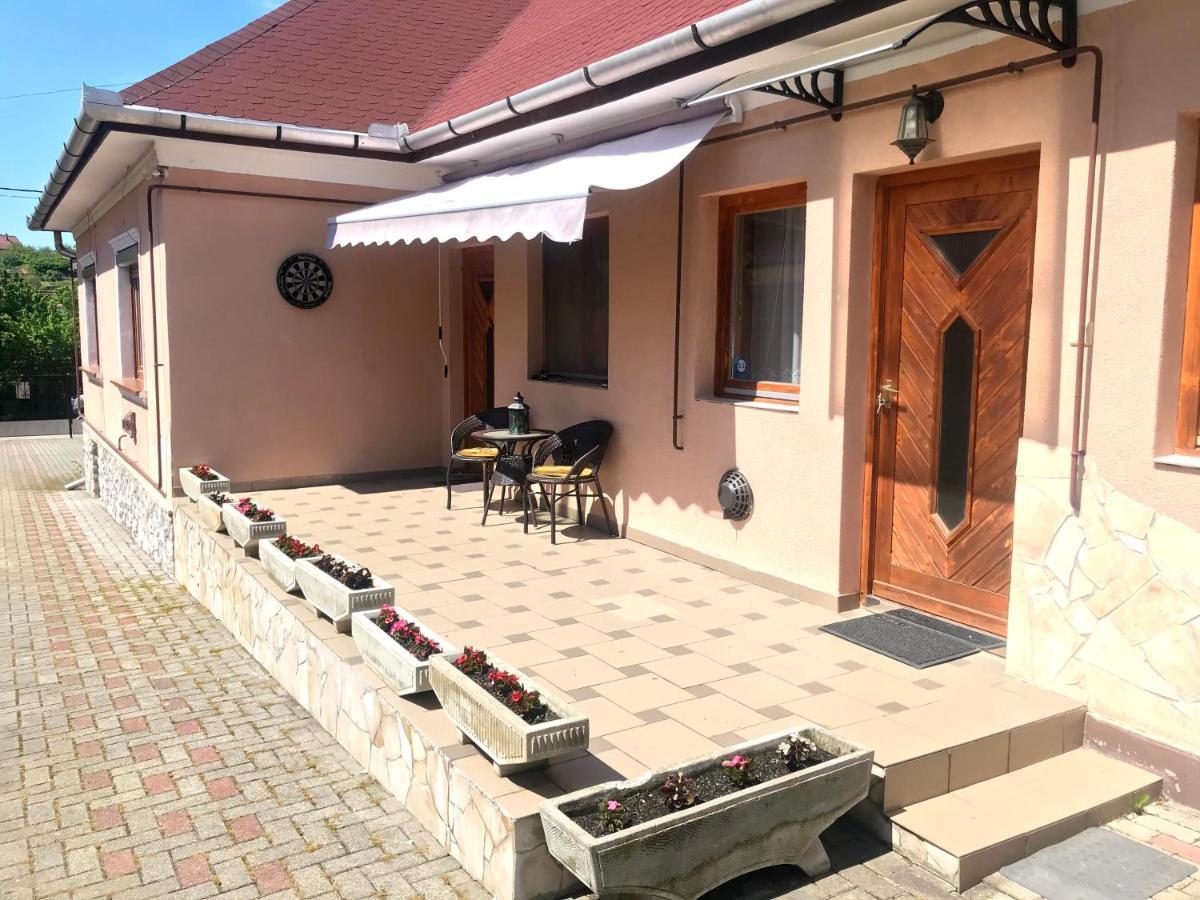 Postakocsi Vendeghaz Kisgyor Hotel Bagian luar foto