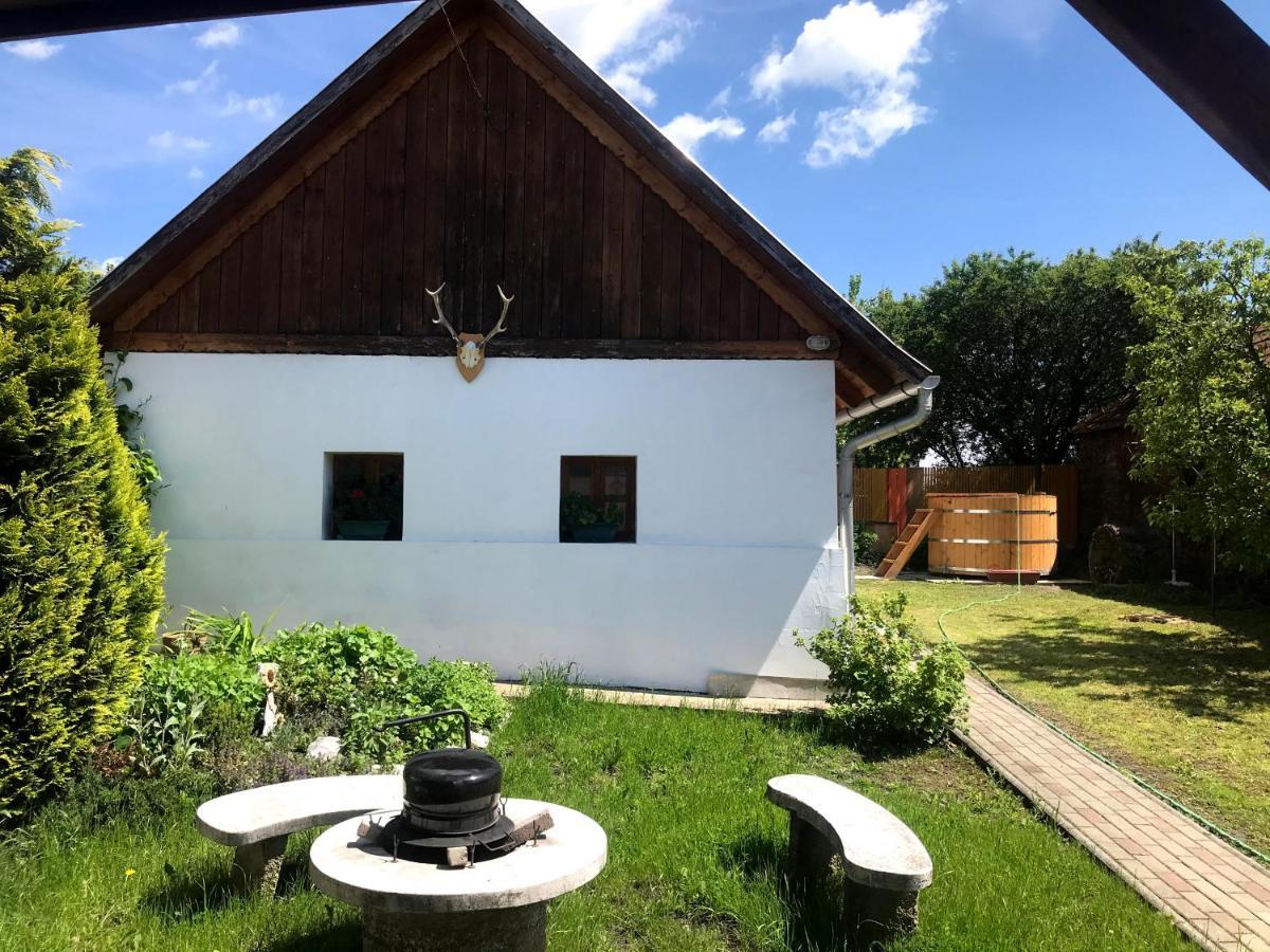 Postakocsi Vendeghaz Kisgyor Hotel Bagian luar foto