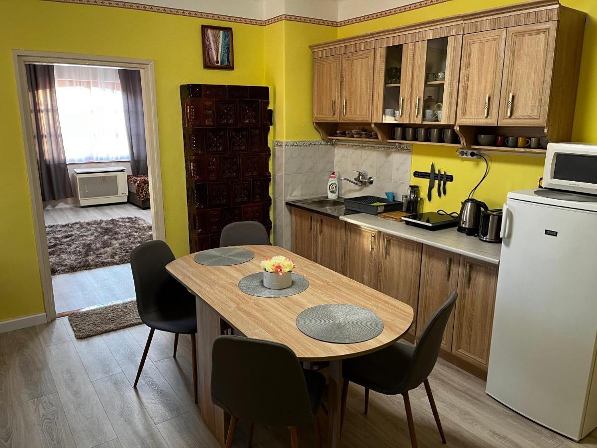 Postakocsi Vendeghaz Kisgyor Hotel Bagian luar foto
