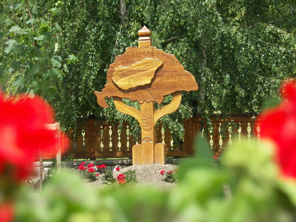 Postakocsi Vendeghaz Kisgyor Hotel Bagian luar foto